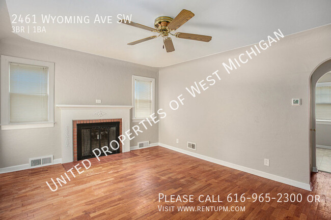 Building Photo - Available Now | Cute 3 Bedroom 1 Bathroom ...