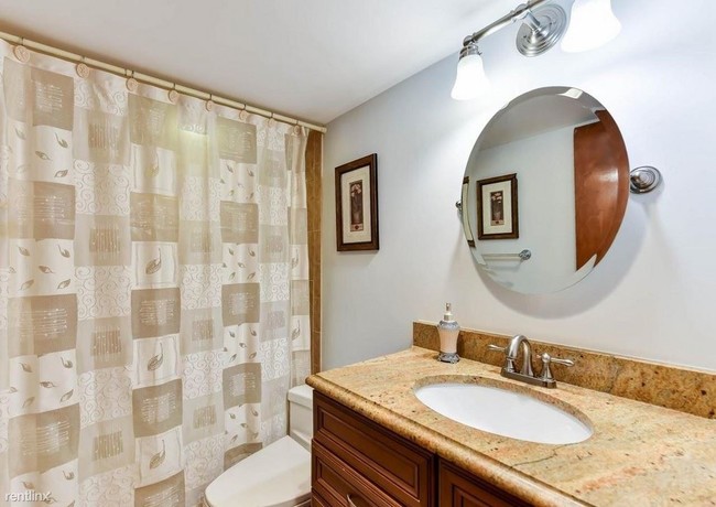 Foto del edificio - 2 br, 2 bath Condo - 999 Green St Apt 1004
