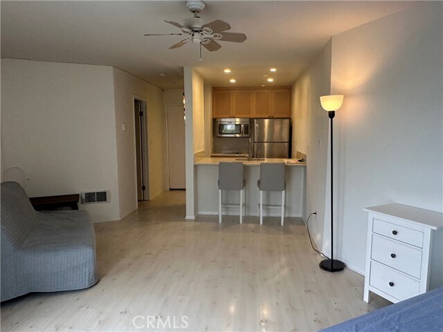 Foto del edificio - 640 The Village