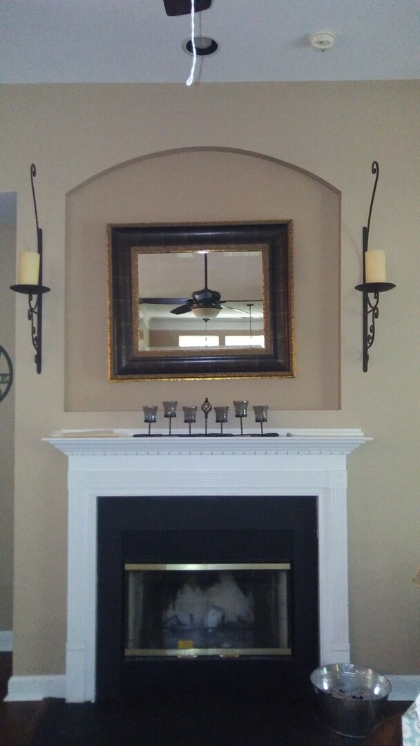 Building Photo - Large Gorgeous Home in Arrowhead