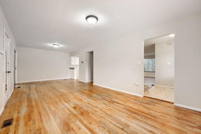 Foto del edificio - 53 McBurney Blvd