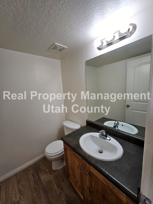 Foto del edificio - Orem Townhome