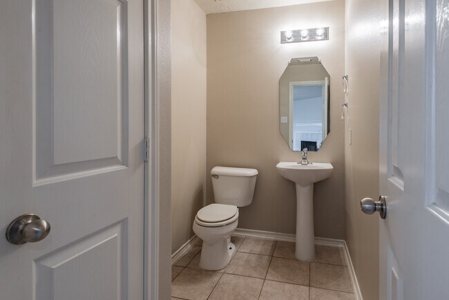 Foto del edificio - 6707 Topsfield Point Dr