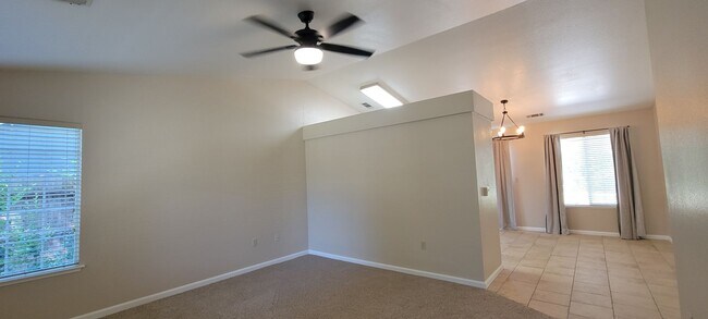 Foto del edificio - Beautiful Home in Hacienda Heights Subdivision
