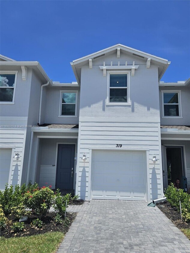 Foto principal - 319 SE Crossoak Ln