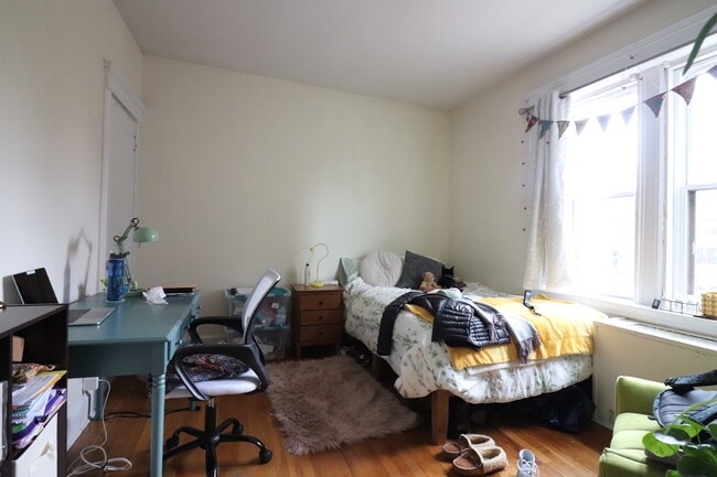 Foto del edificio - 1999 Commonwealth Ave