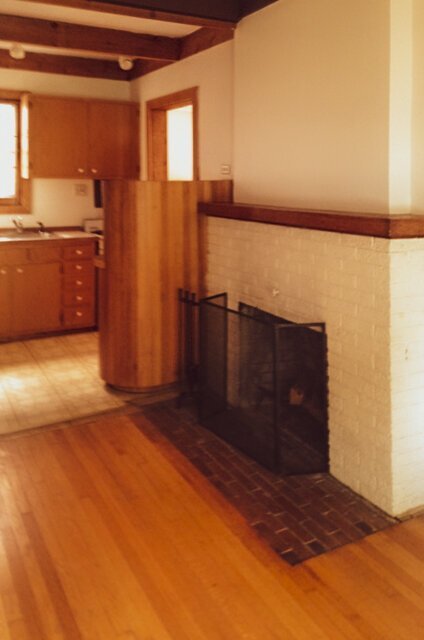 Building Photo - 102 E Kingsley St