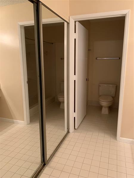 Foto principal - 15746 Woodgate Pl