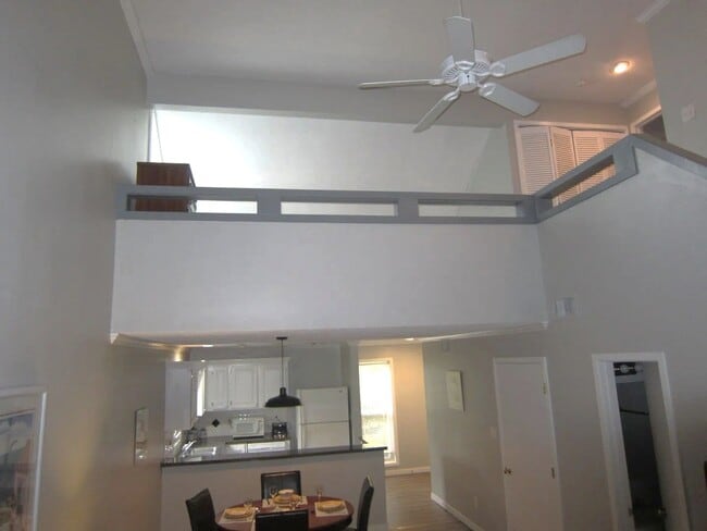 Building Photo - 1 BD/1.5BA Loft Condo Water & Electric Included