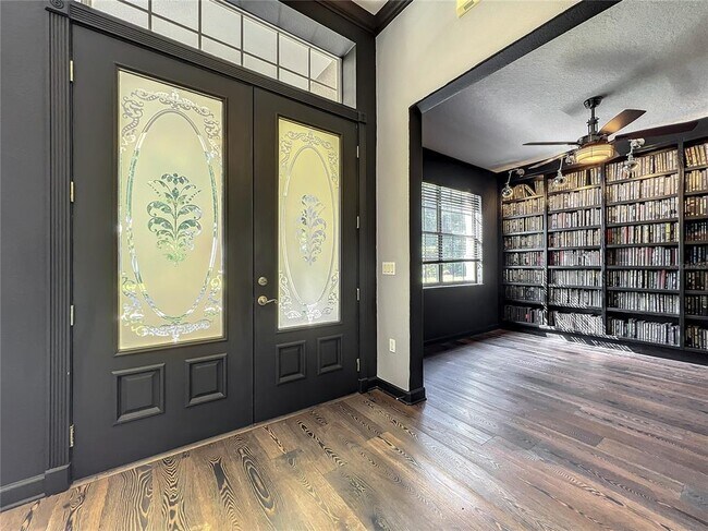 Foto del edificio - 10041 Oak Quarry Dr