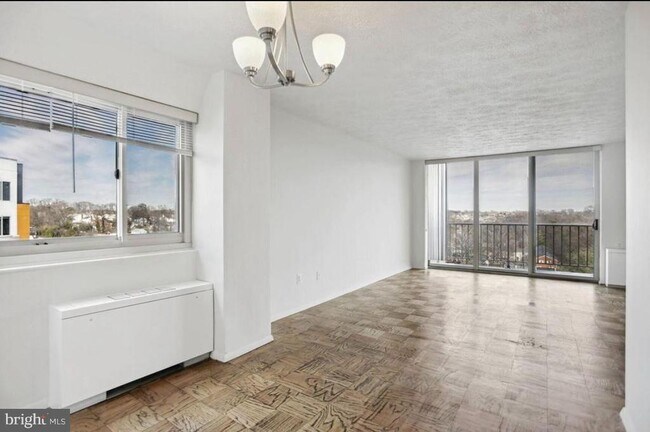 Foto del edificio - 4520 King St