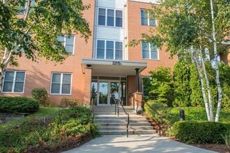 Building Photo - 370 Farrell St