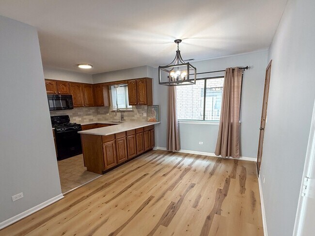 Foto del edificio - 8504 W Catherine Ave