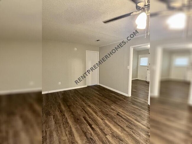 Foto del edificio - 7823 W 45th St