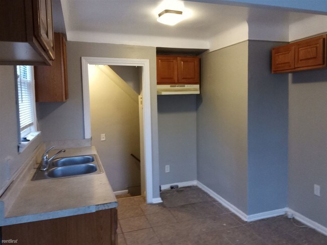 Building Photo - 3 br, 1.5 bath House - 16103 Bringard Dr