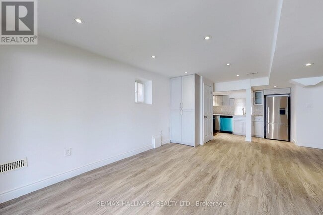 Building Photo - 1052 Eagle Ridge Dr