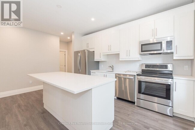 Photo du bâtiment - 113 Young St