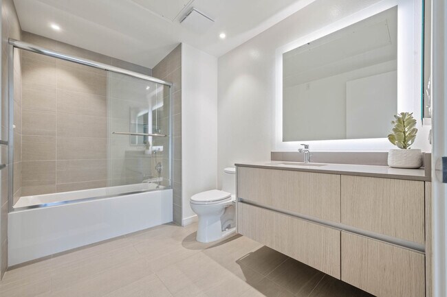 Foto del edificio - 8820 Belford Ave