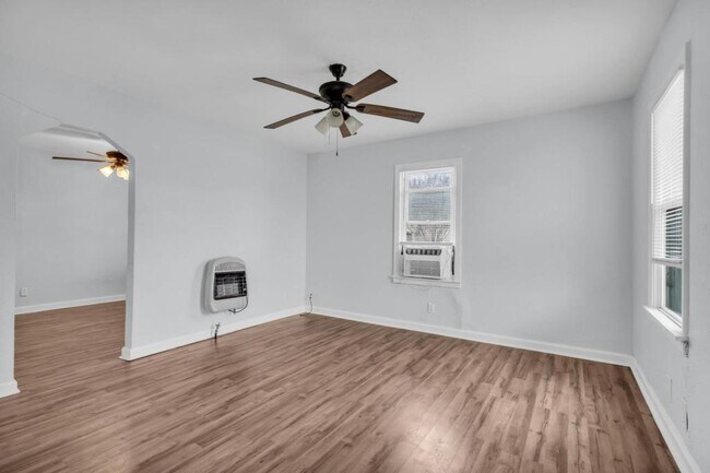 Foto del edificio - 817 M St NW