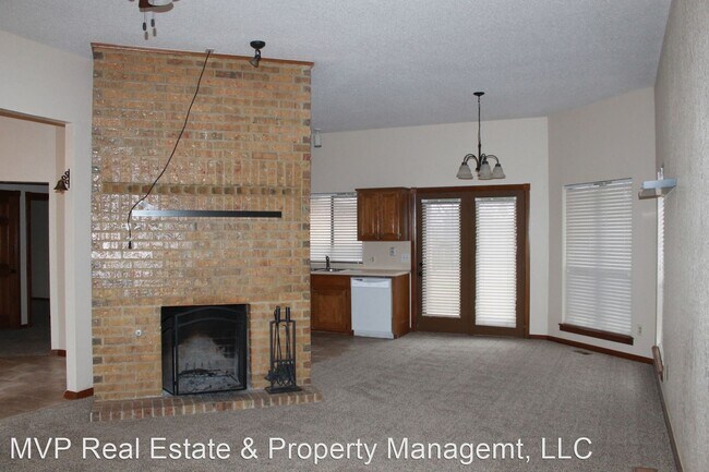 Building Photo - 3 br, 2 bath House - 9720 Railroad
