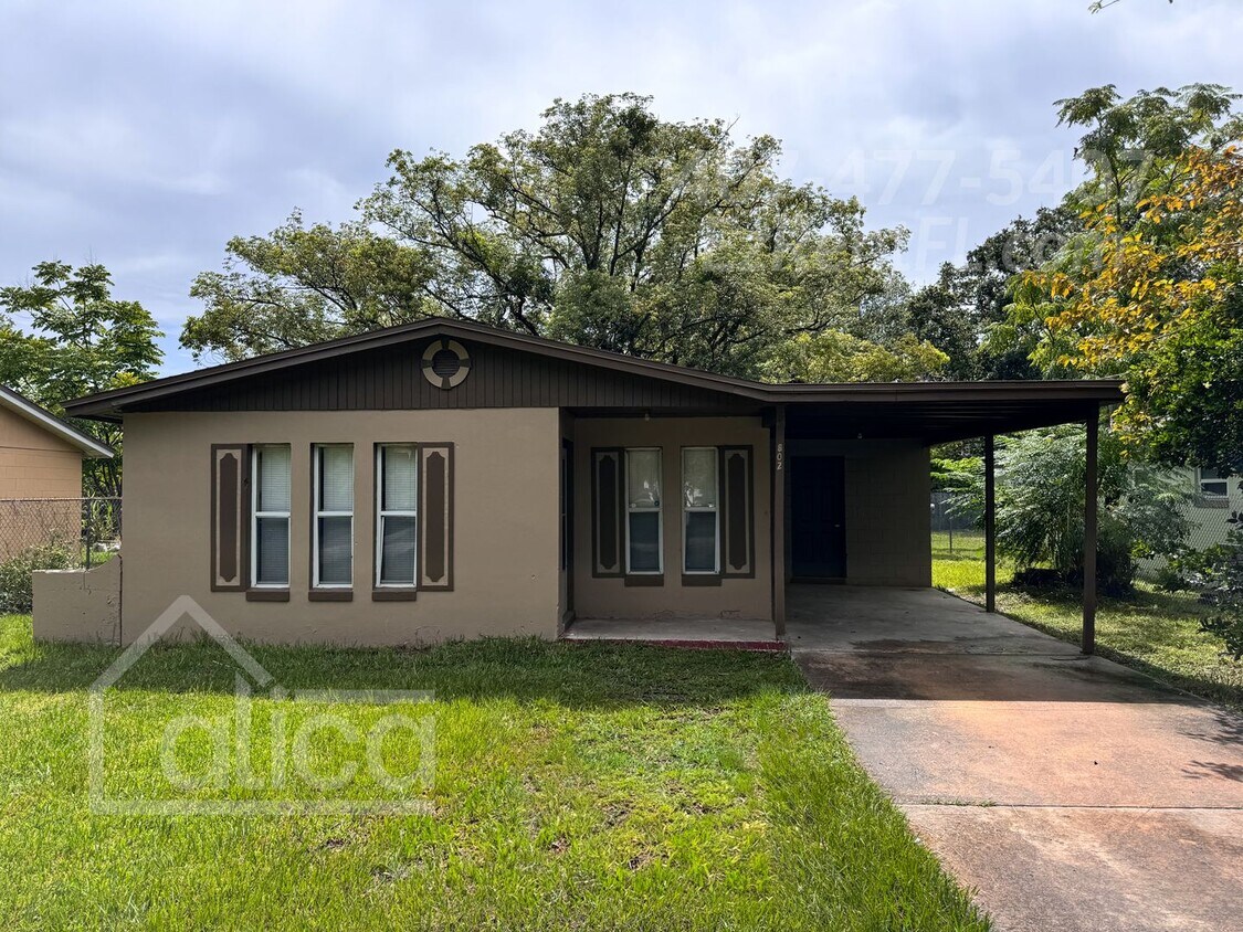 Stylishly Renovated 4-Bedroom Home Near Hi... - Stylishly Renovated 4-Bedroom Home Near Hi...