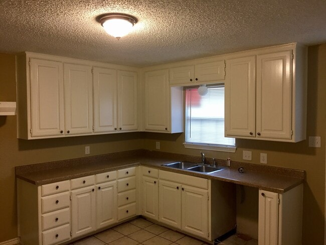 Building Photo - 7717 Corina Dr