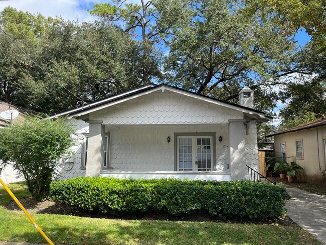 Building Photo - 2149 Mango Pl