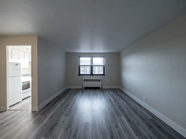 Home 402 - Tiffany Apartments