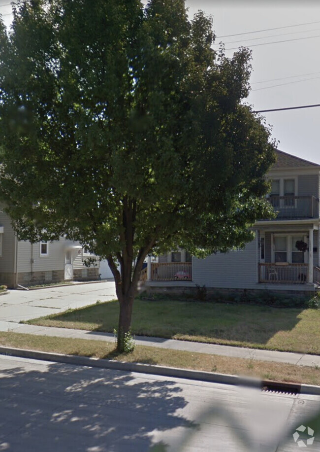 Building Photo - 6431 39th Ave