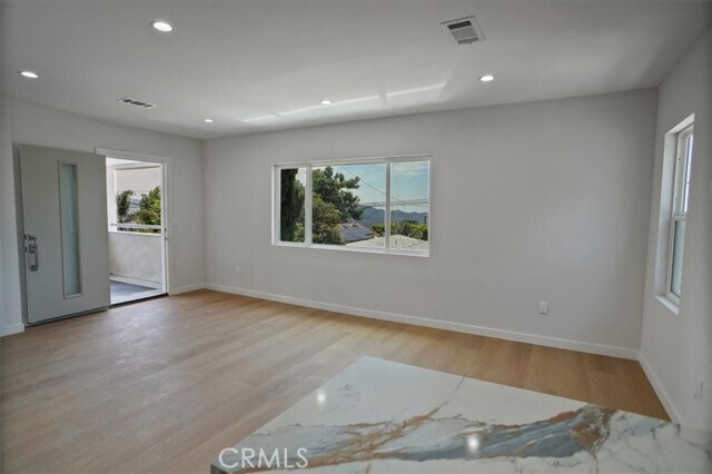 Foto del edificio - 10324 Silverton Ave