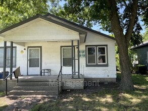 Building Photo - 403 W 13th