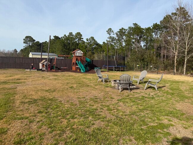 Foto del edificio - 2216 Smallwood Dr