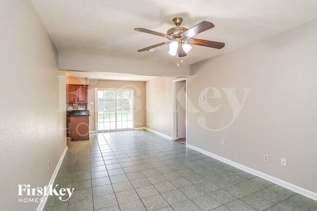 Building Photo - 16635 David Glen Dr