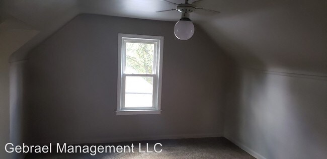 Building Photo - 4 br, 1.5 bath House - 807 Fremont