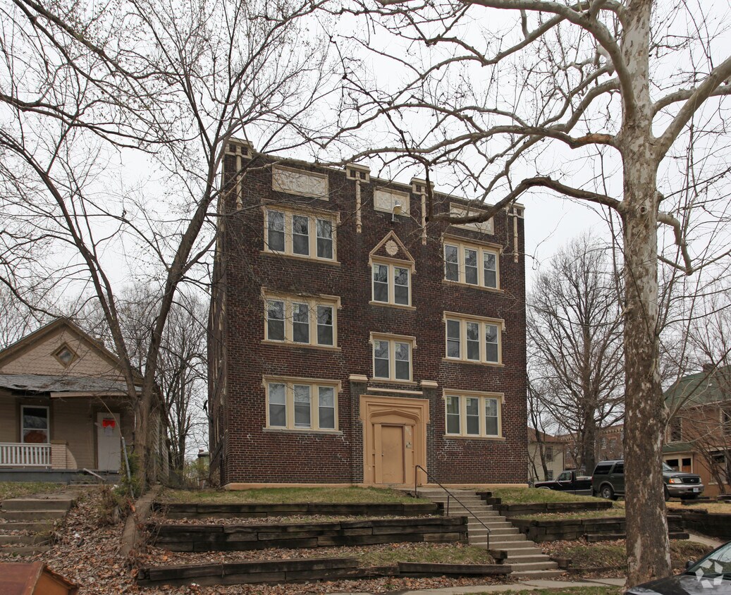 Primary Photo - 4010 Forest Ave