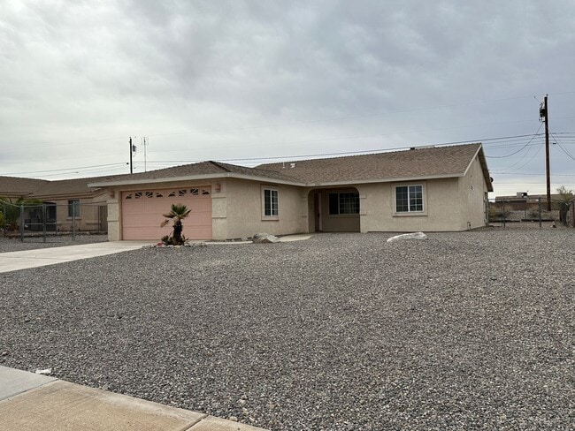 Building Photo - Long term - unfurnished - Gated side parki...