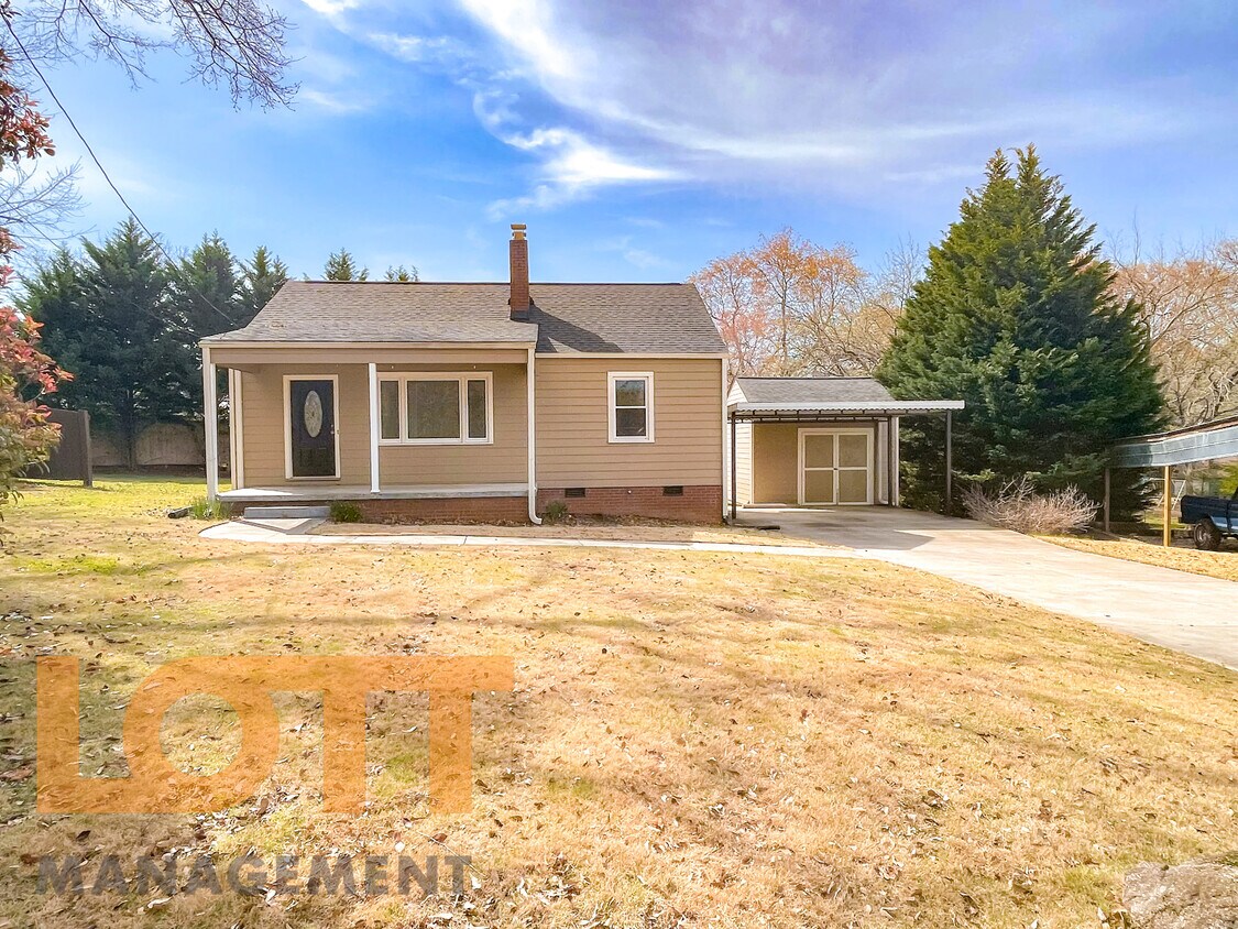 4 Pisgah Cir, Greenville, SC 29609 House Rental in Greenville, SC