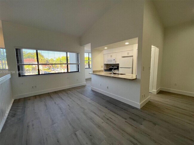 Building Photo - 9795 SW 138th Ave