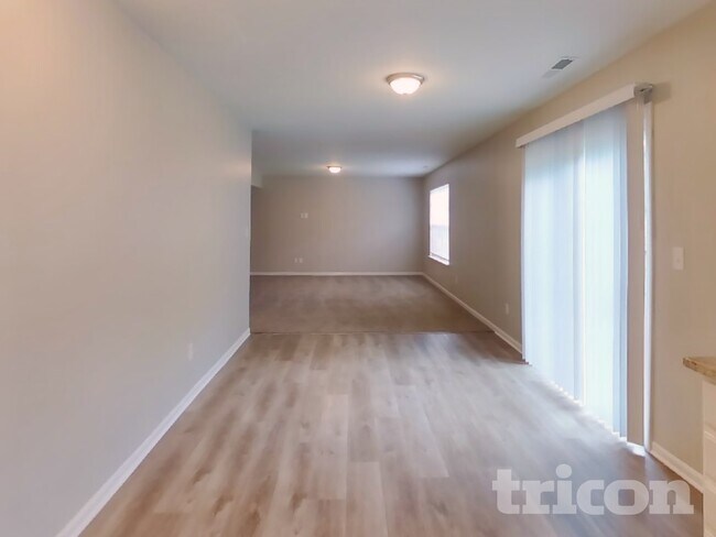 Foto del edificio - 5537 Burning Tree Ct