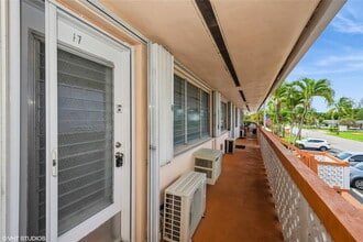 Building Photo - 800 SW 11th Ave