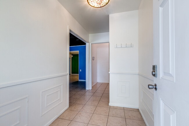 Building Photo - 123 Stardream Dr