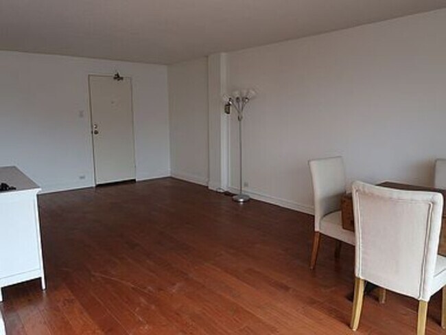 Foto del edificio - 2225 Buchtel Blvd S