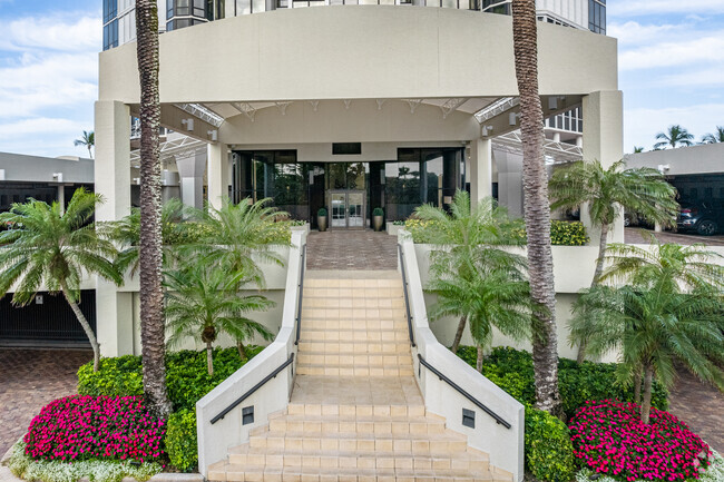 Entrance - Le Parc