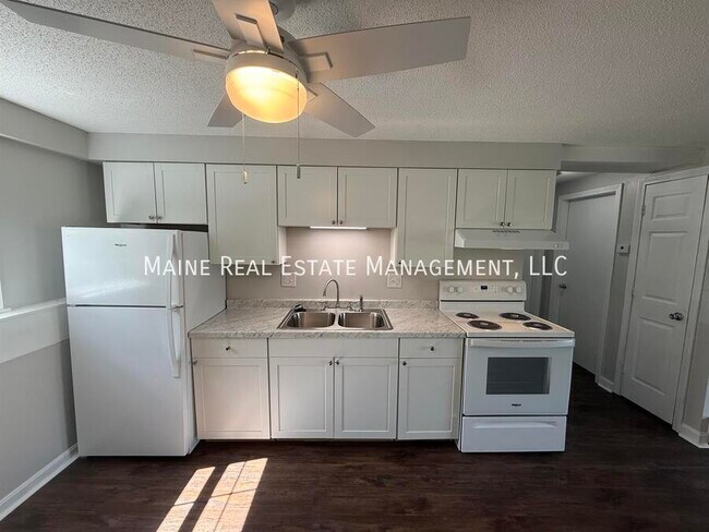 Building Photo - 381-385 Pine St.-2