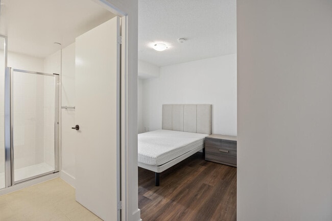 Photo du bâtiment - One Bed  Furnished unit