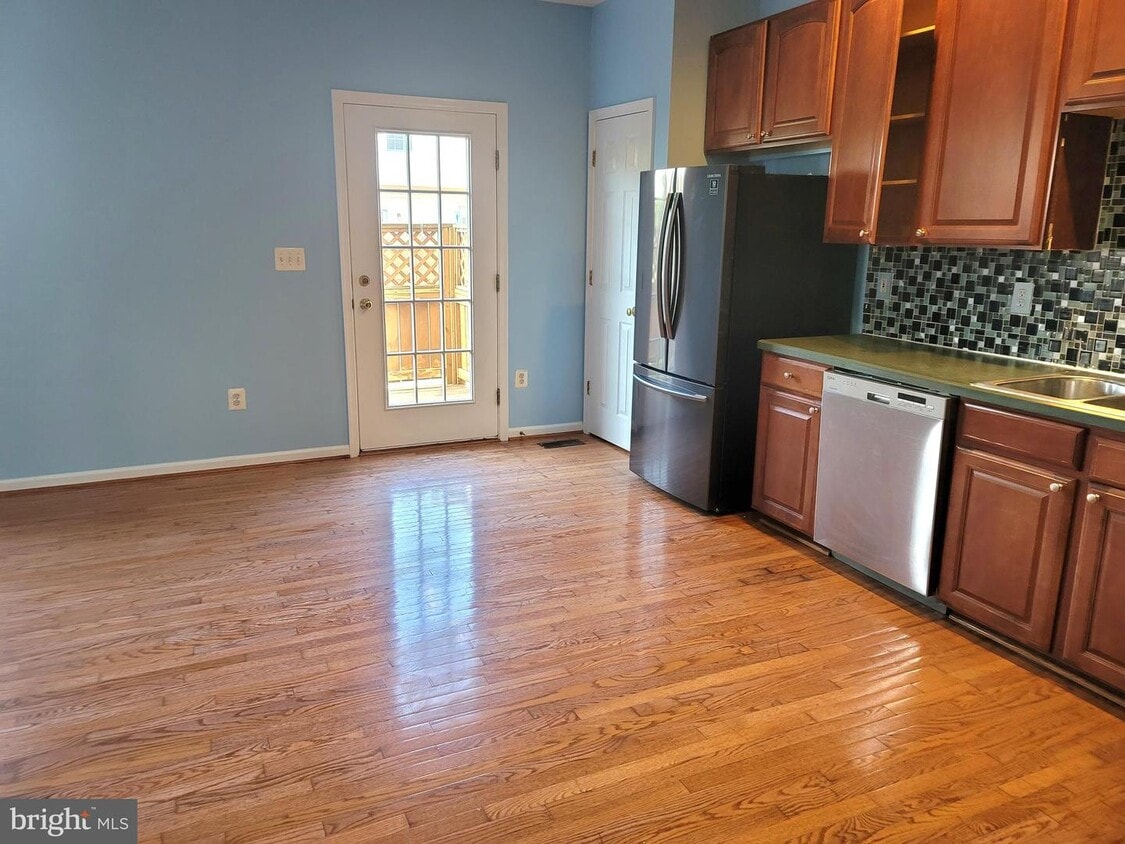 30 Hallsdale Ct, Rosedale, MD 21237 Townhome Rentals in Rosedale MD