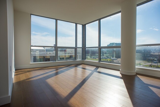 Foto del edificio - 718 Long Bridge St