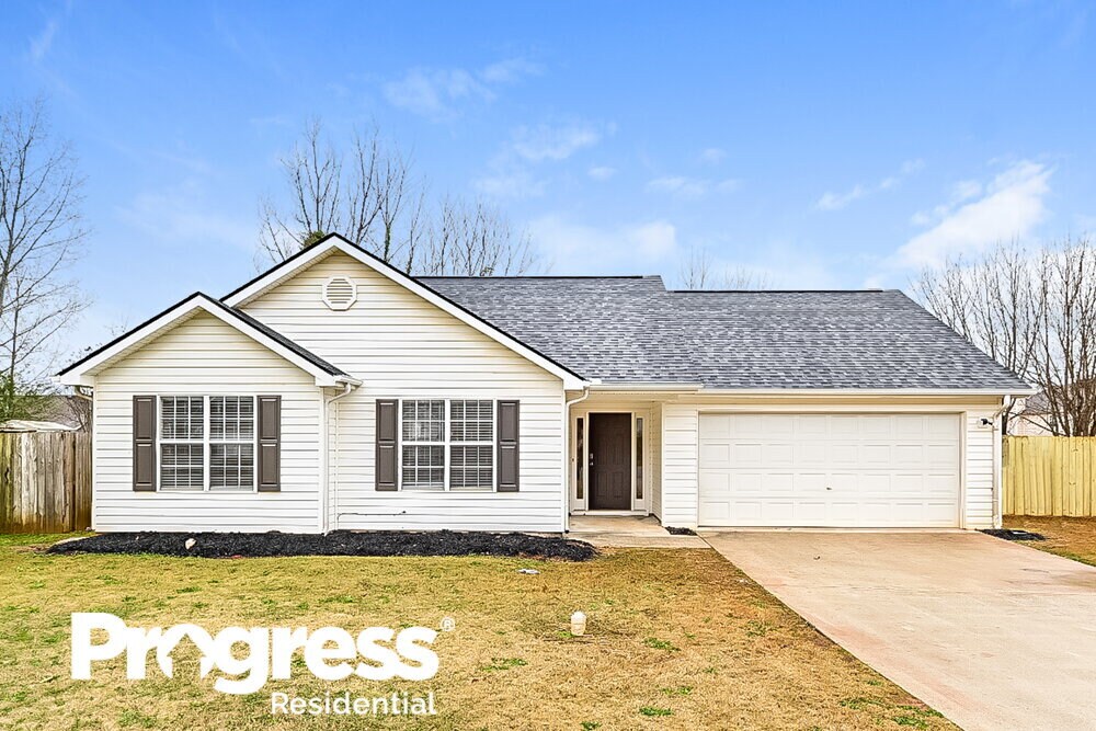 Foto principal - 604 Fieldcrest Dr