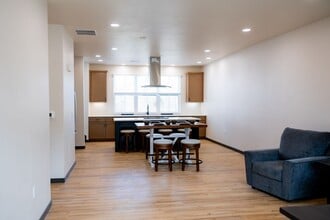 Building Photo - 318 Deerwood Ln