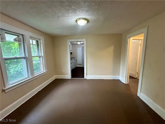 Foto del edificio - 1248 Pondview Ave